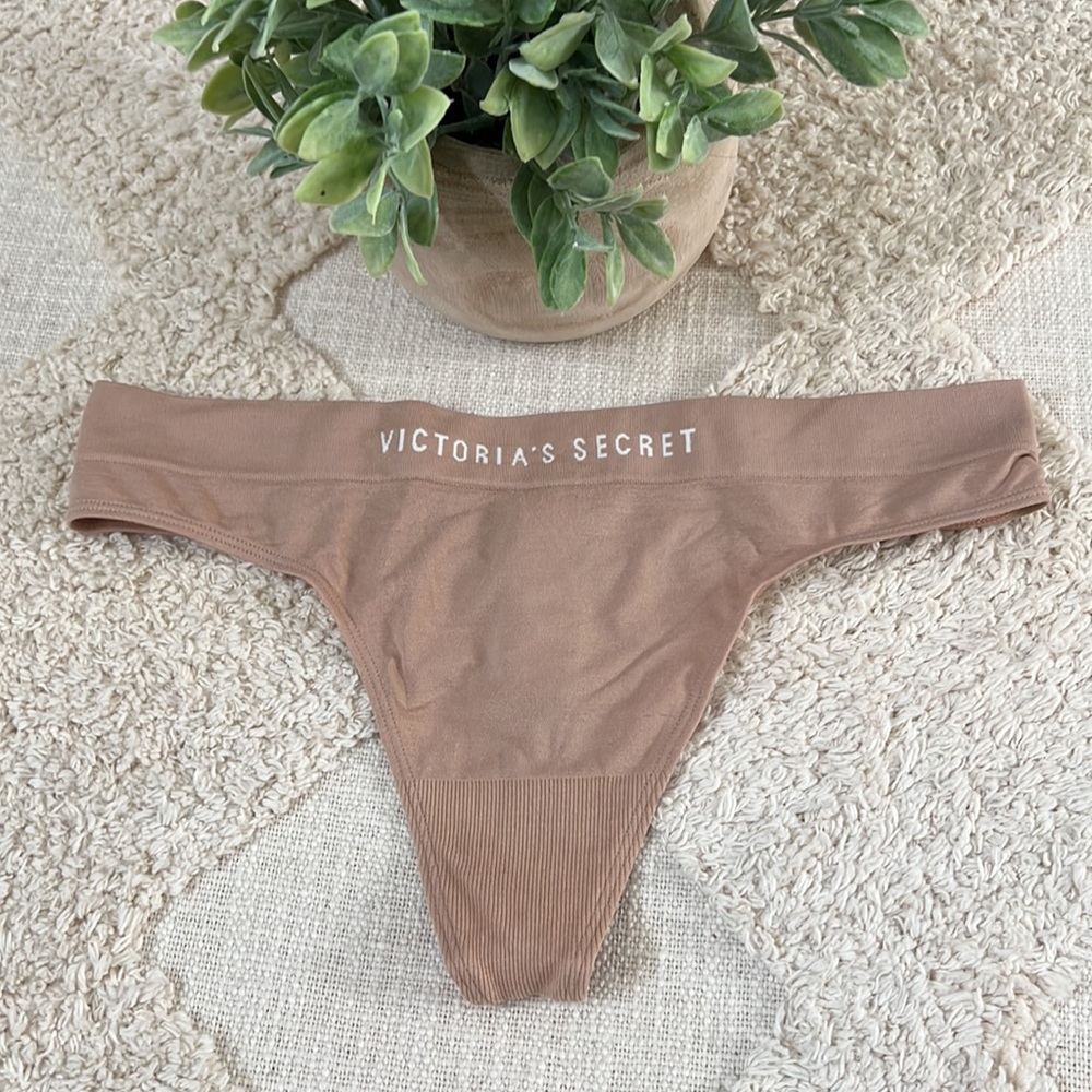 🌸NWT Victoria’s Secret Thong Sz XL Nude/Tan